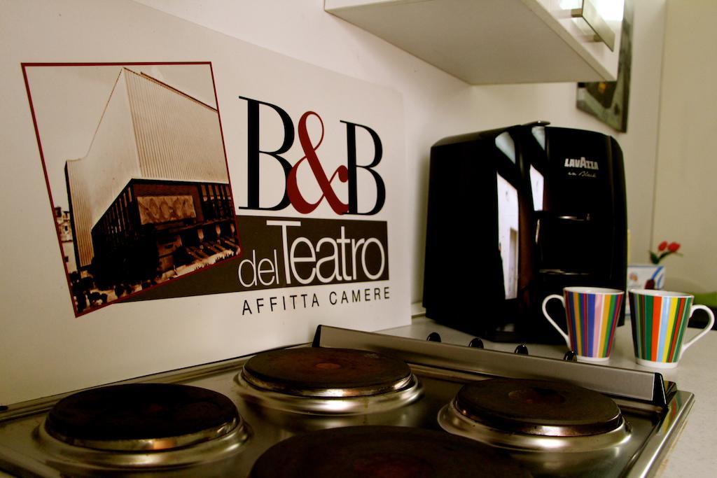 B&B Affittacamere Del Teatro Brindisi Ngoại thất bức ảnh