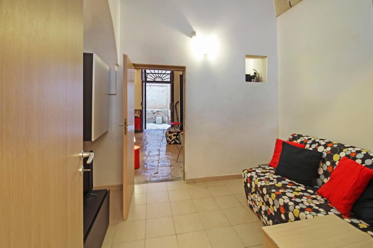 B&B Affittacamere Del Teatro Brindisi Ngoại thất bức ảnh